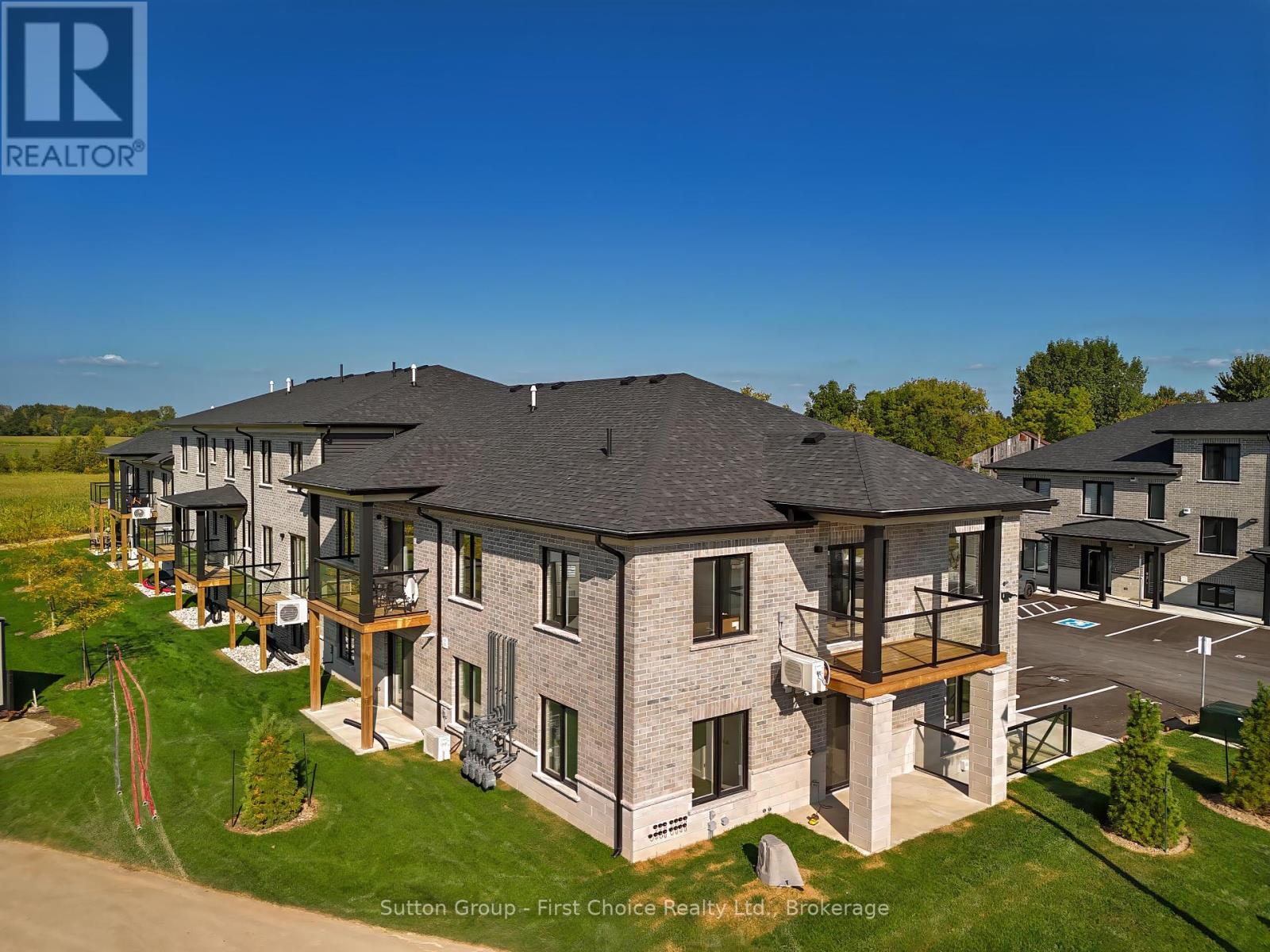 Unit 45 - 3202 Vivian Line Property Photo 25