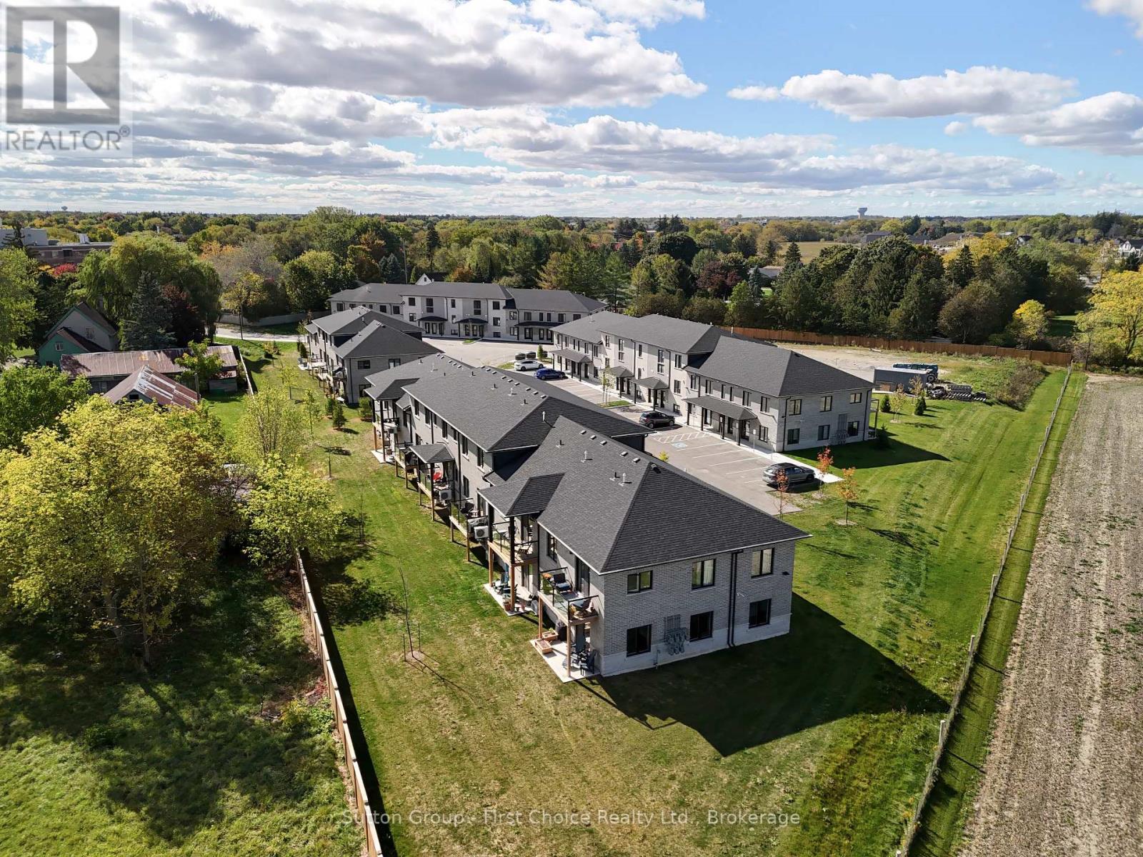 Unit 45 - 3202 Vivian Line Property Photo 34