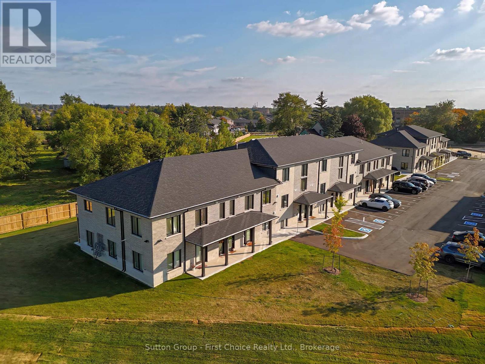 Unit 37 - 3202 Vivian Line Property Photo 27