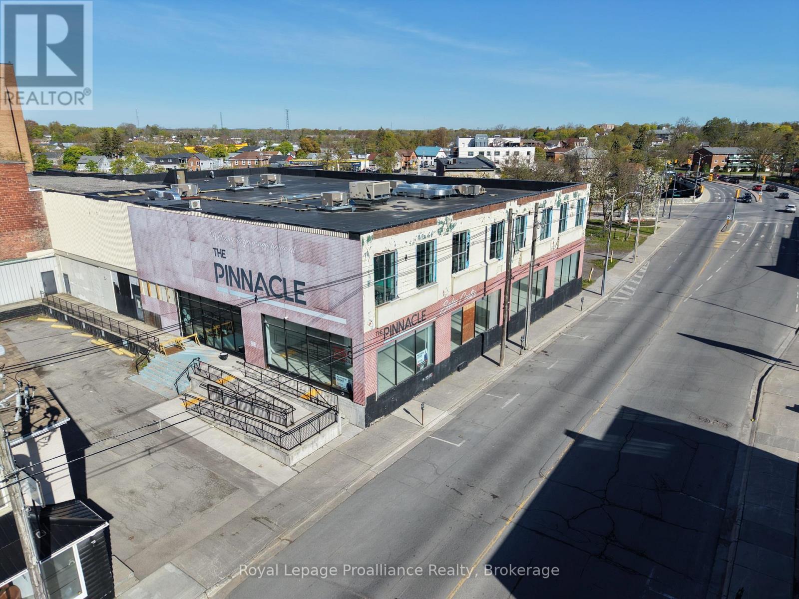 360 PINNACLE STREET Property Photo 1