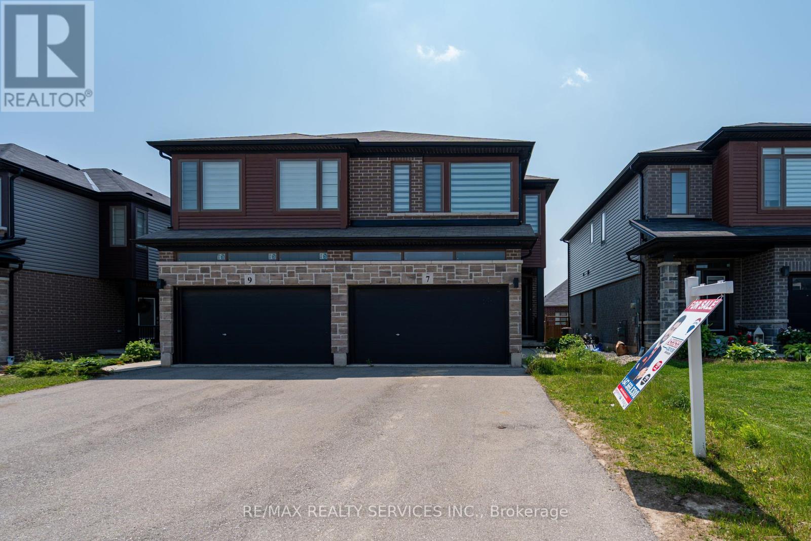 7 Baker Lane Property Photo 1