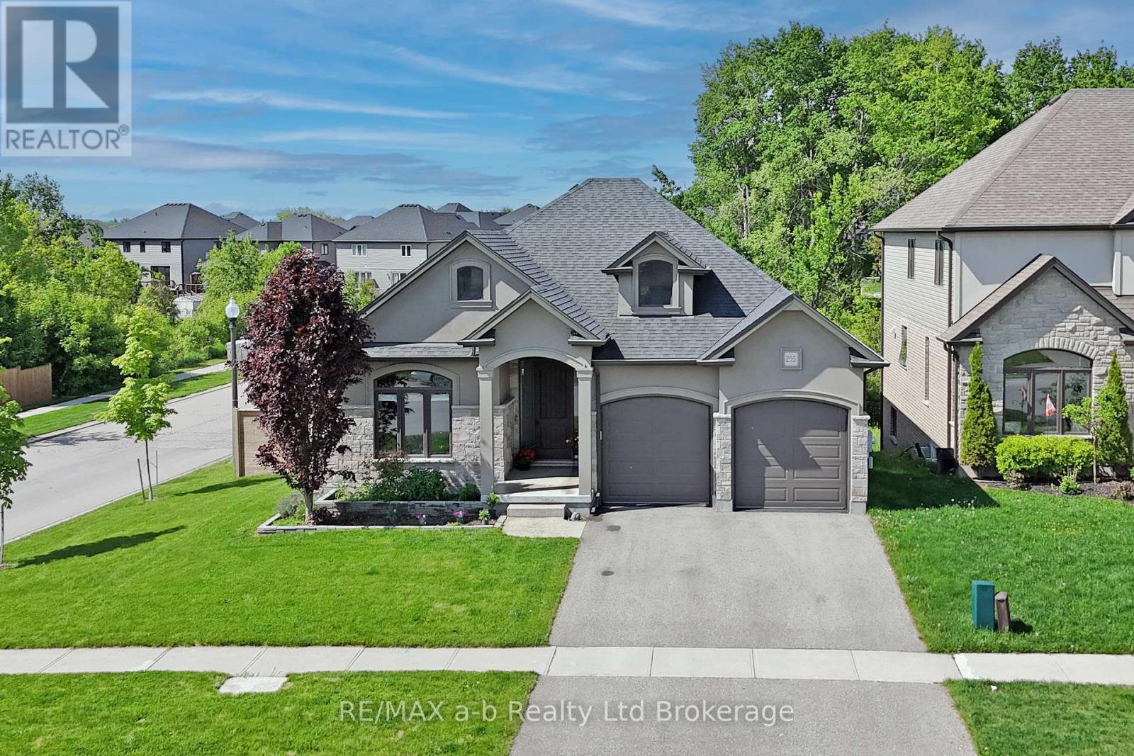 255 WEDGEWOOD DRIVE Property Photo 1