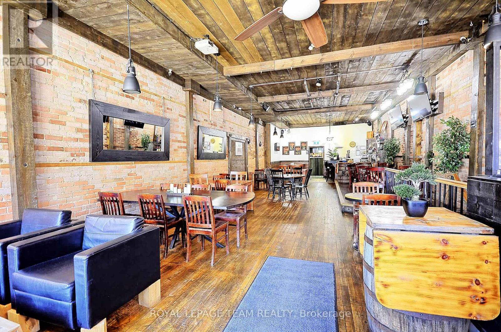 26 Elgin Street W Property Photo 1