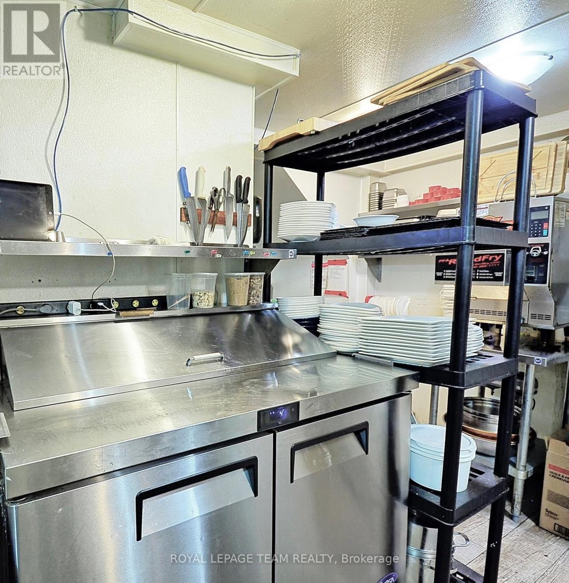 26 Elgin Street W Property Photo 14