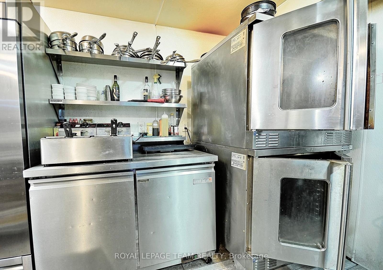 26 Elgin Street W Property Photo 15