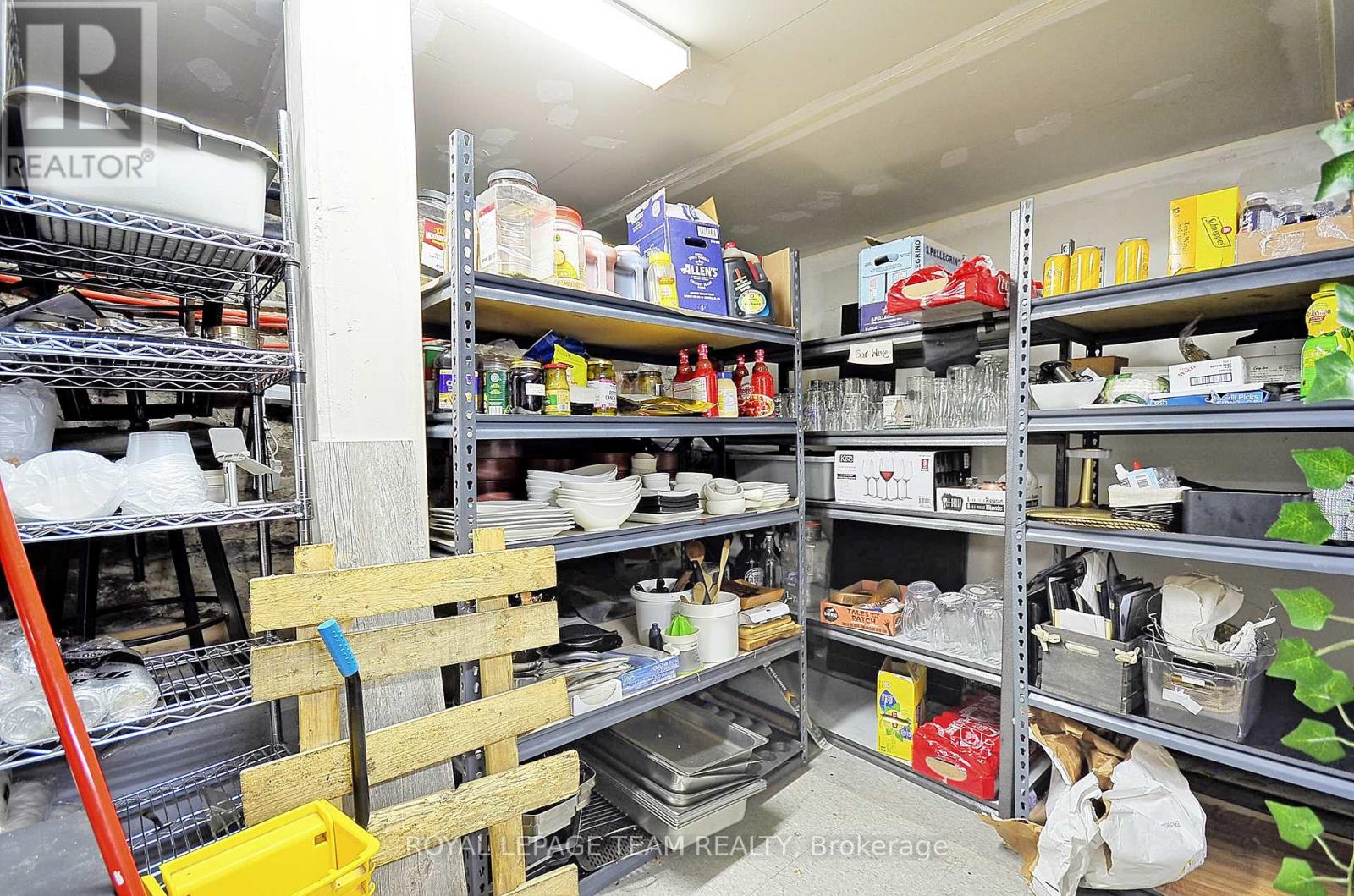 26 Elgin Street W Property Photo 18