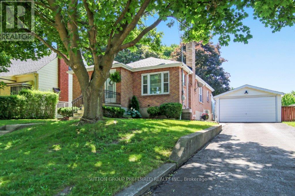 695 Ecclestone Street Property Photo