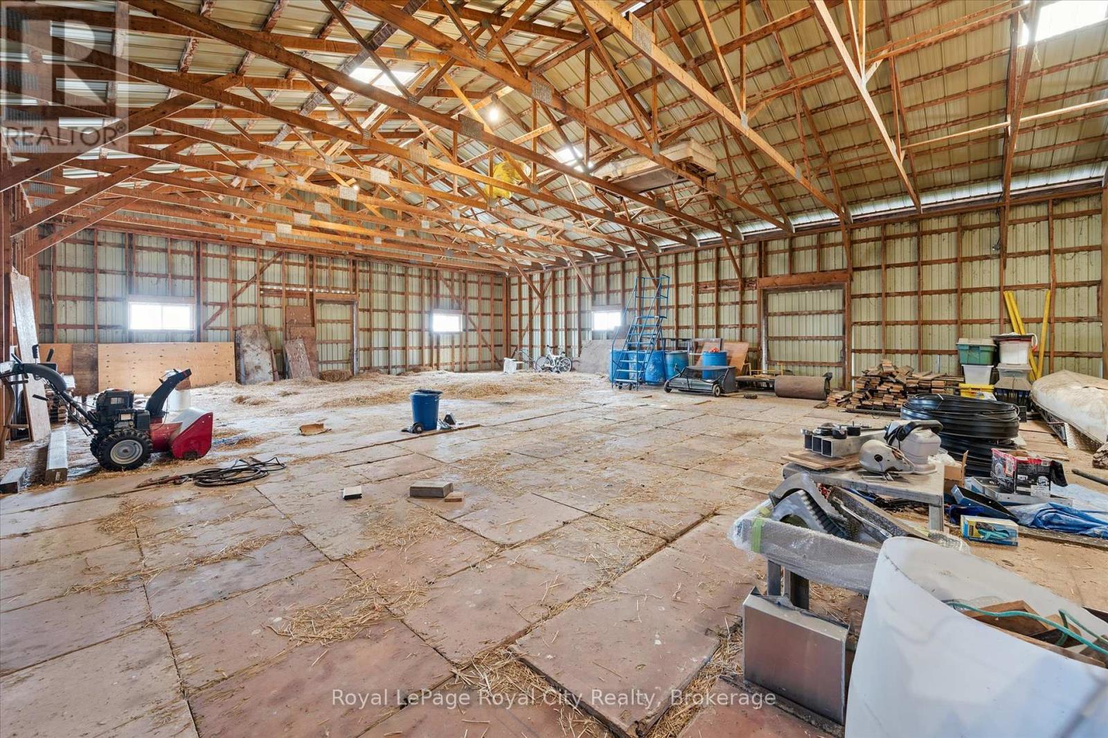 5072 Wellington 32 Road Property Photo 9