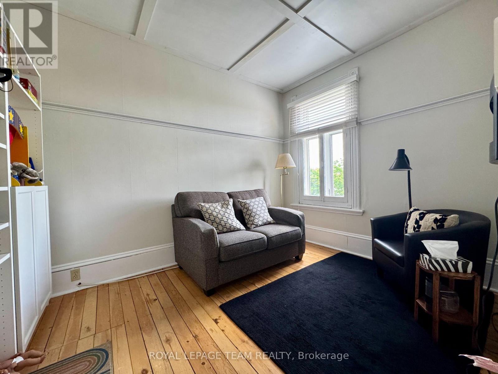 4 - 317 Catherine Street Property Photo 5