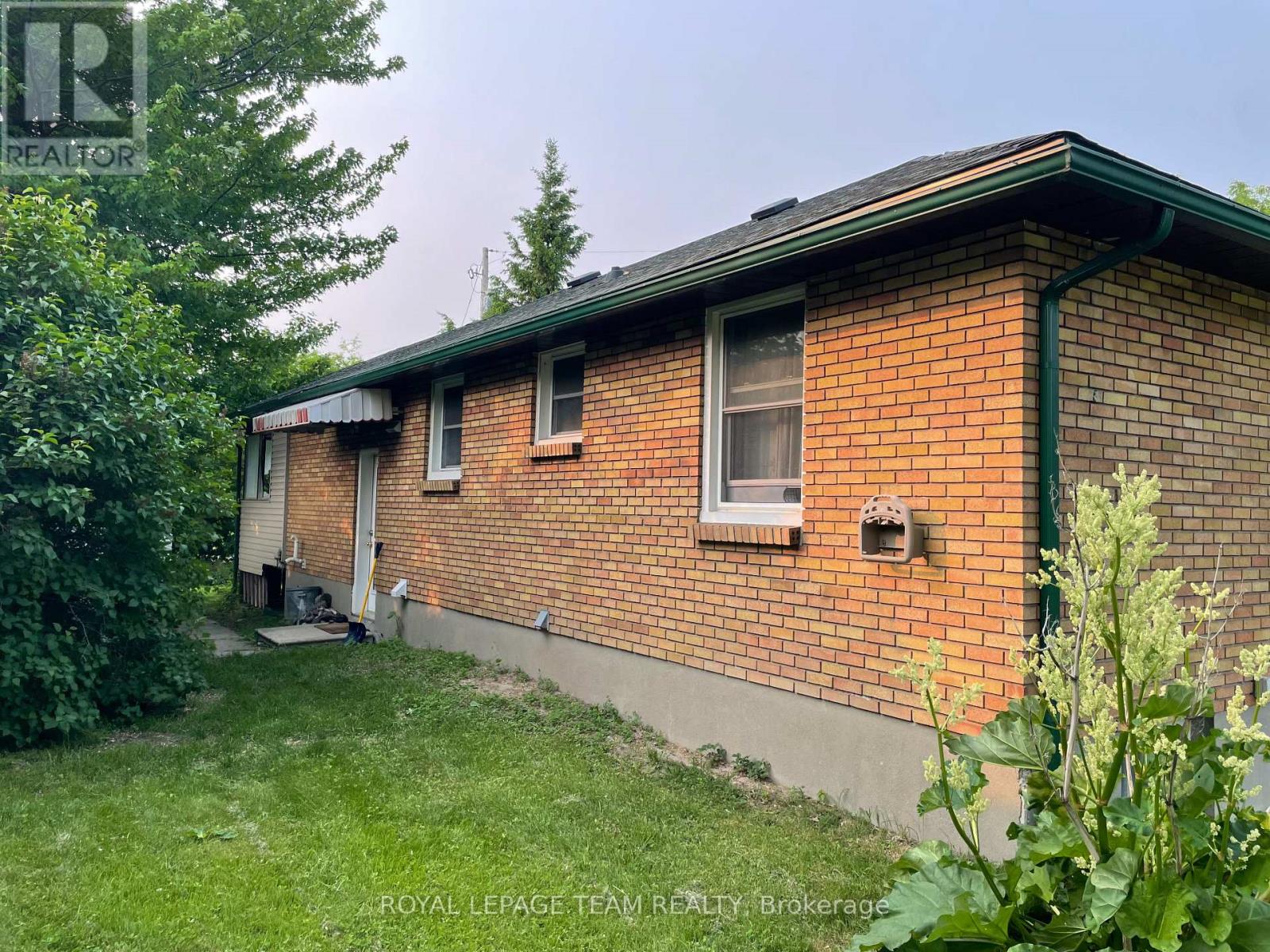 16 Brook Lane Property Photo 4