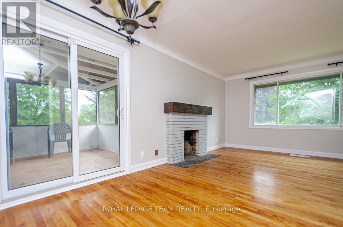 16 Brook Lane Property Photo 8