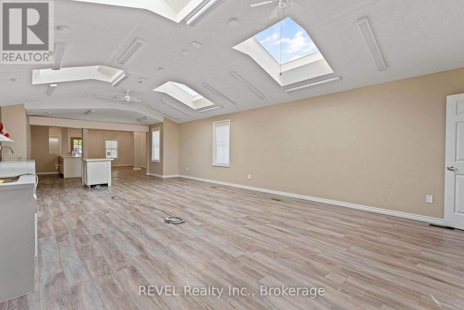 129 Queen Street Property Photo 12