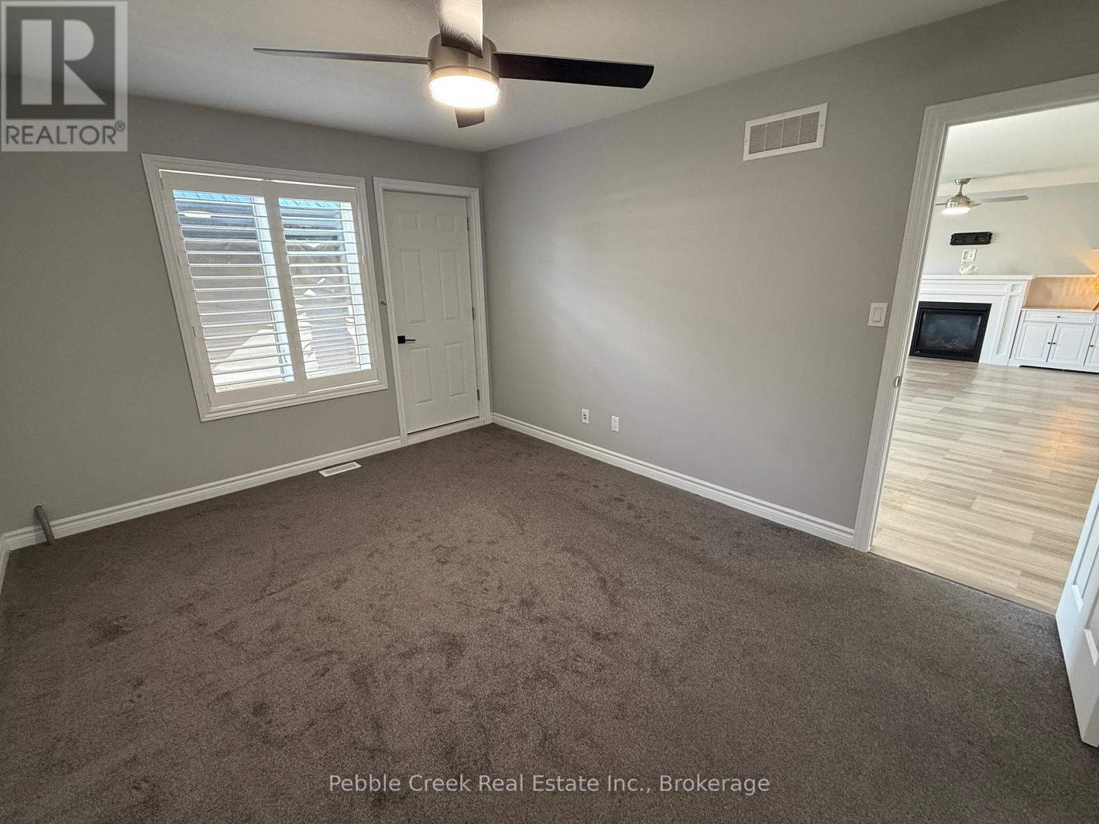 18 Windward Way N Property Photo 14