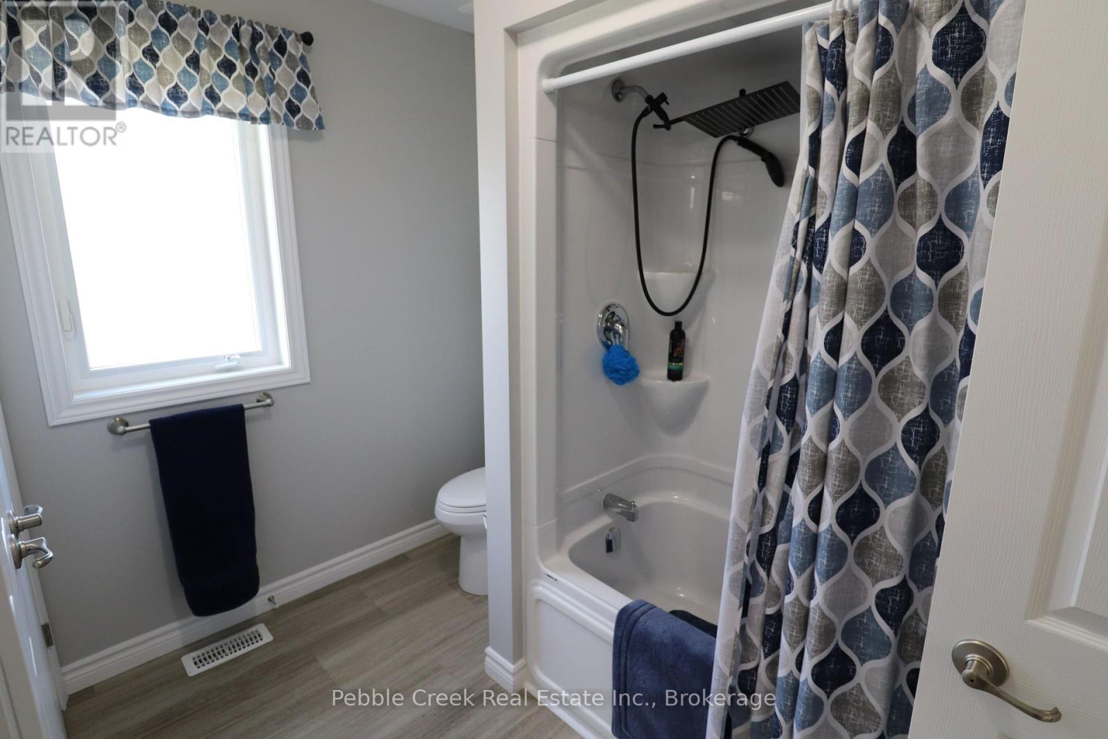 18 Windward Way N Property Photo 18