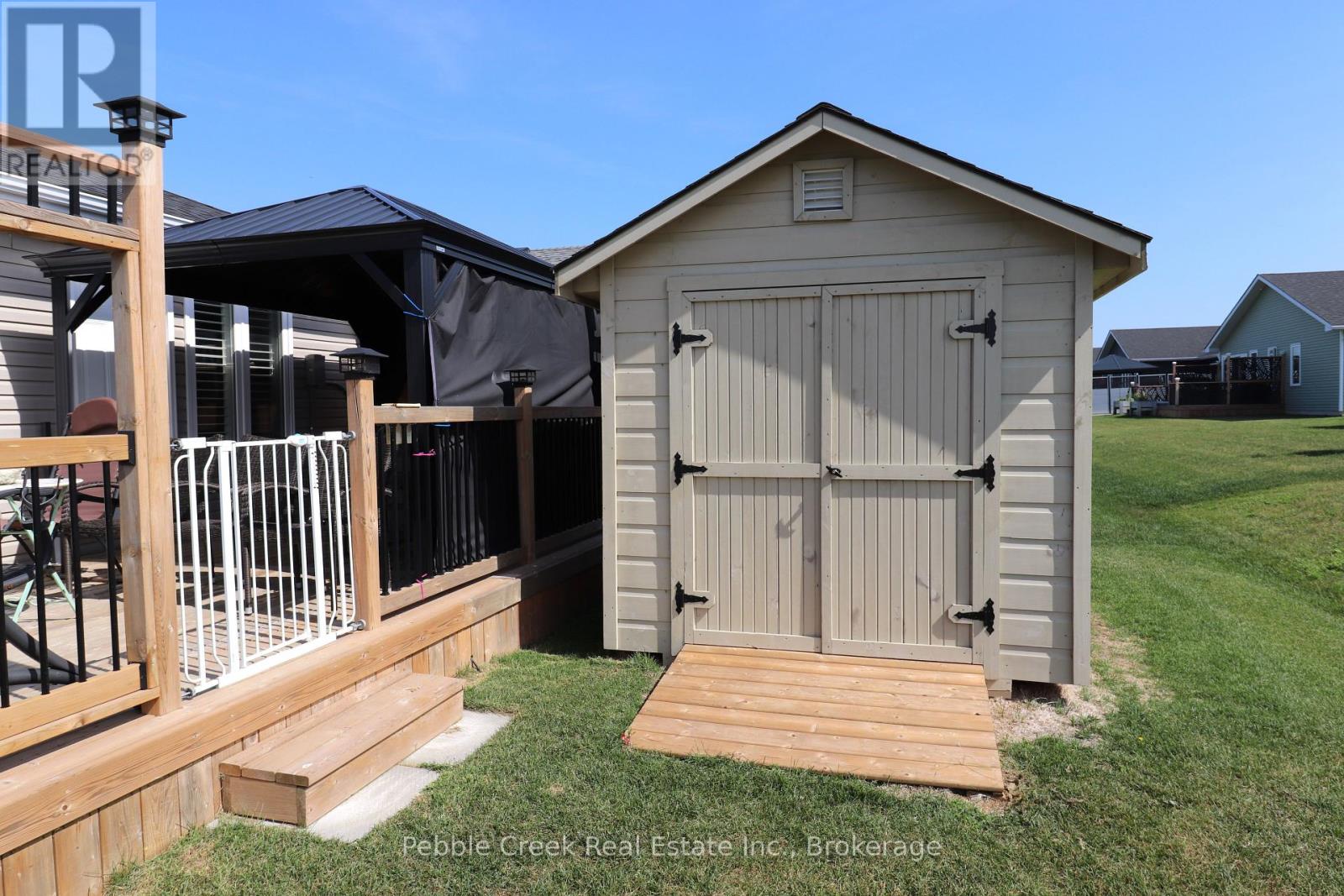 18 Windward Way N Property Photo 28