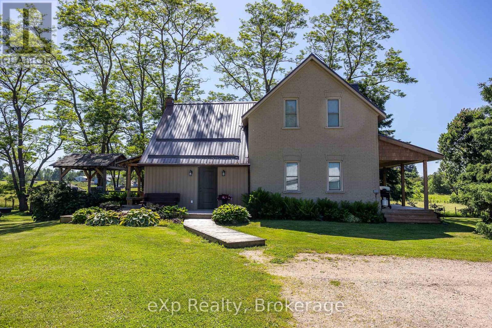 701768 5 Side Road Property Photo 2