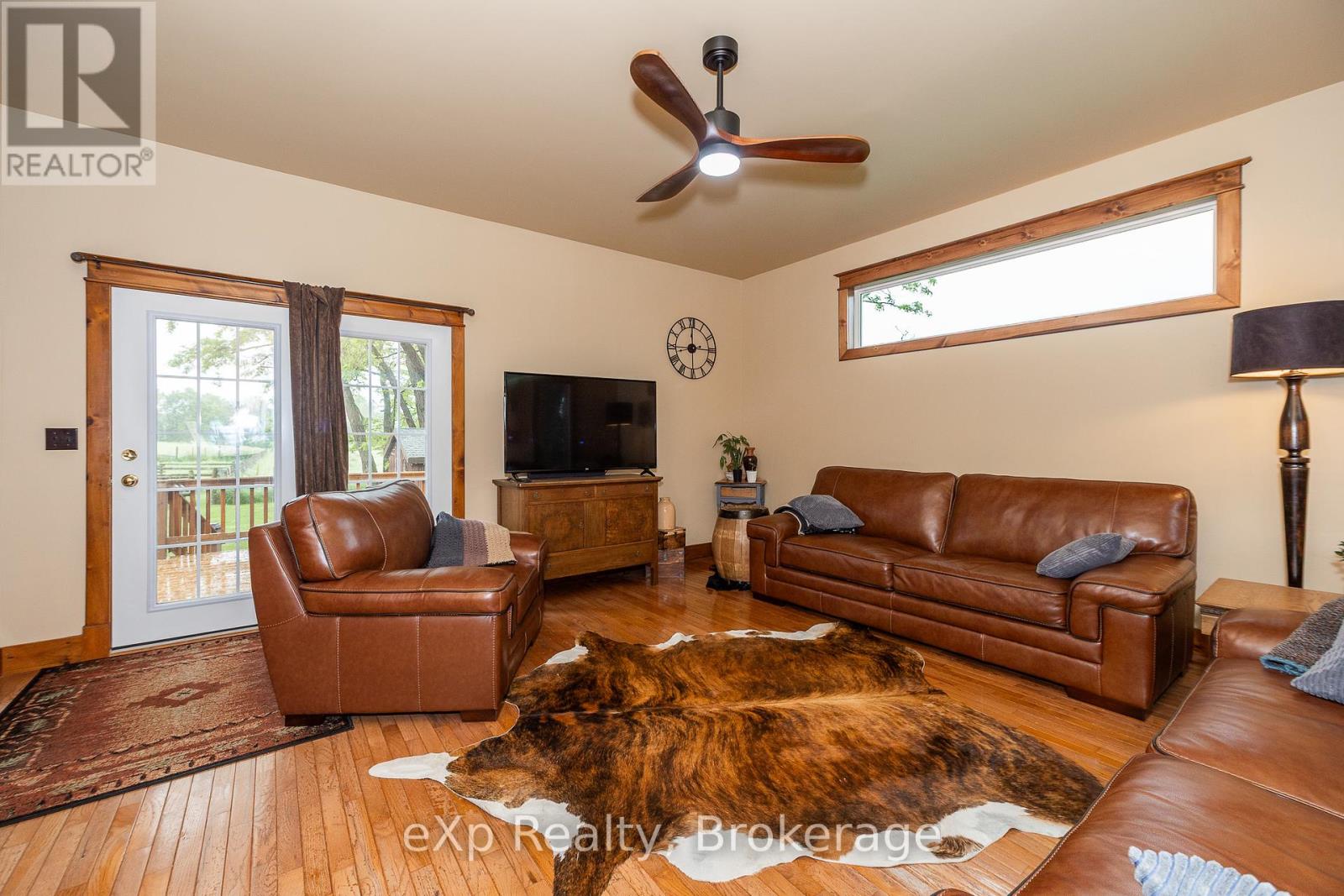 701768 5 Side Road Property Photo 6