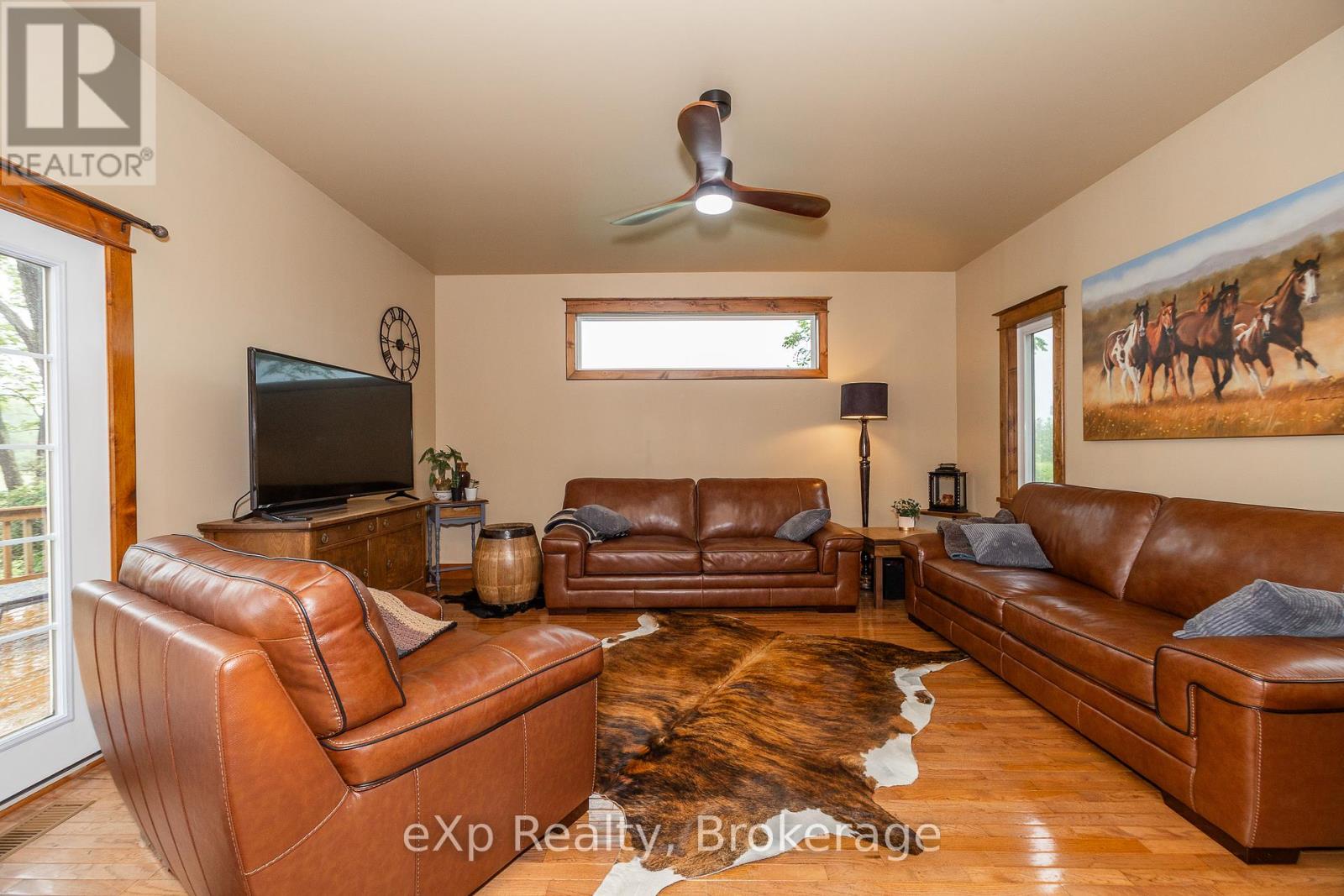 701768 5 Side Road Property Photo 8
