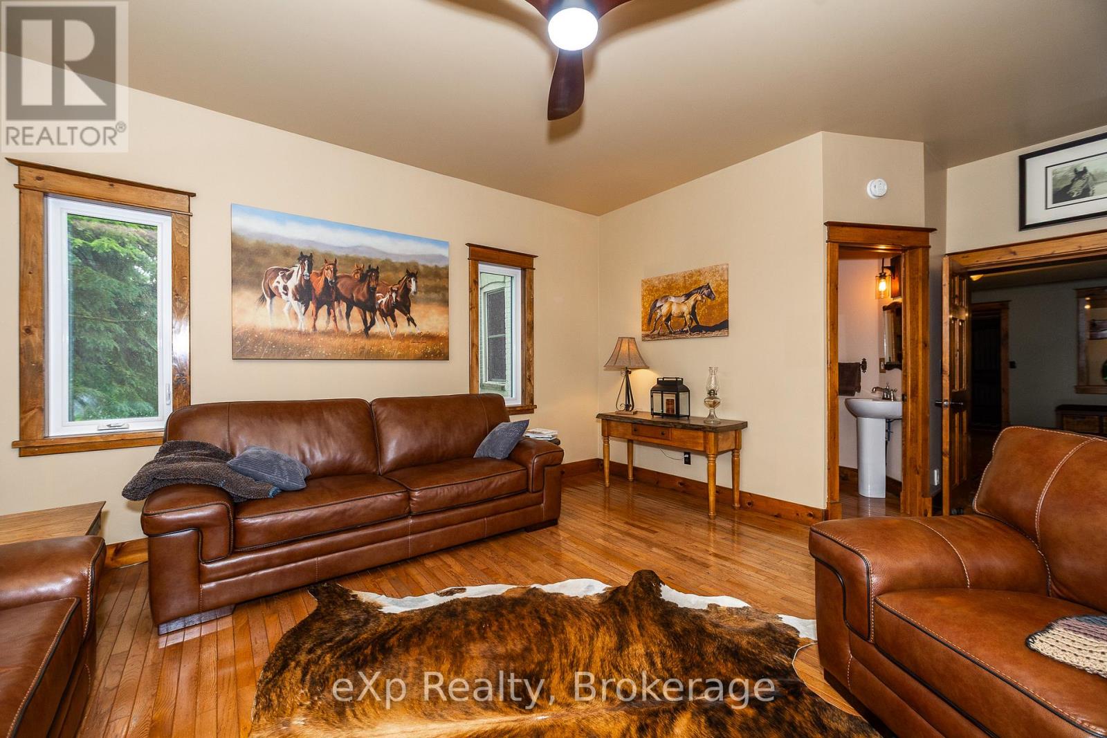701768 5 Side Road Property Photo 9