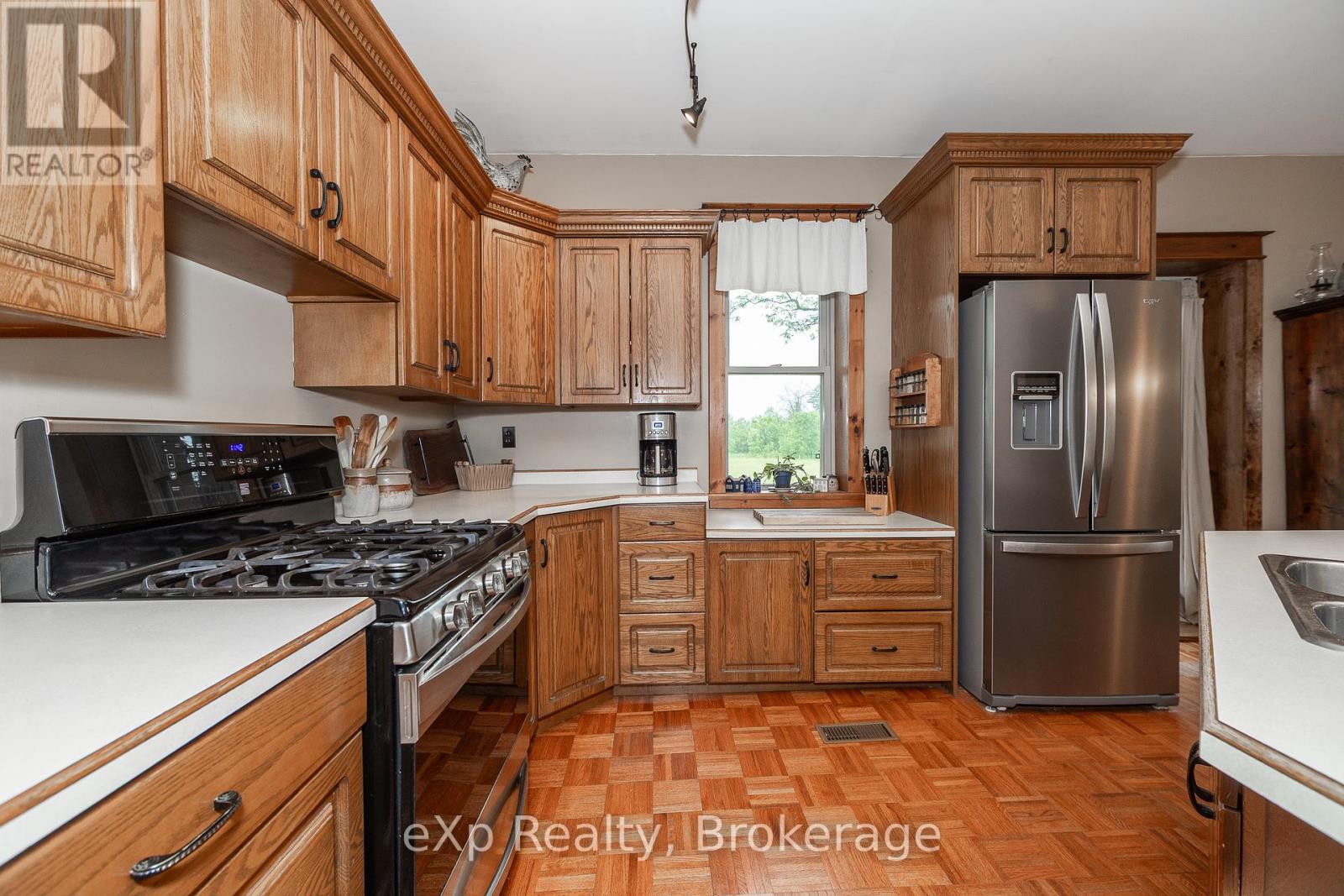701768 5 Side Road Property Photo 11