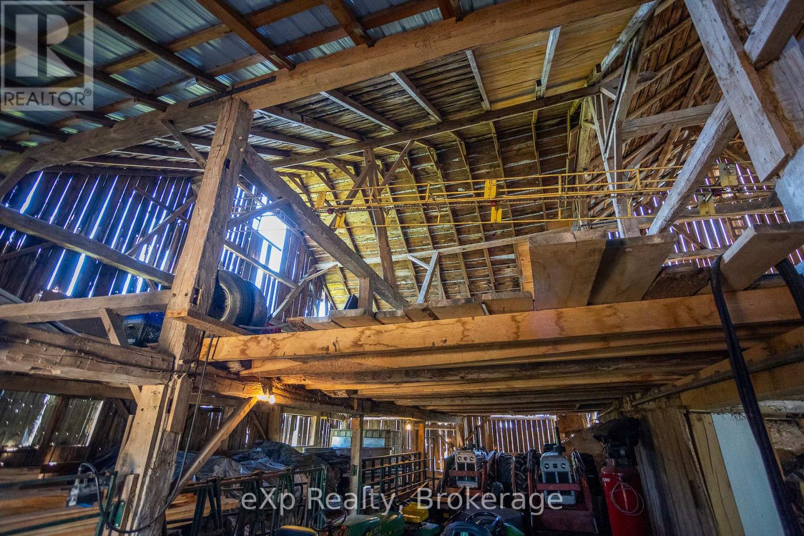 701768 5 Side Road Property Photo 32