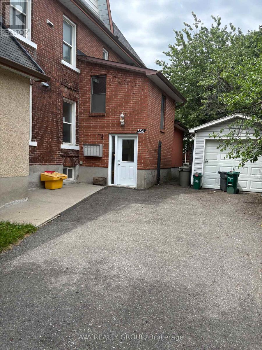 554 HIGHCROFT AVENUE Property Photo 1
