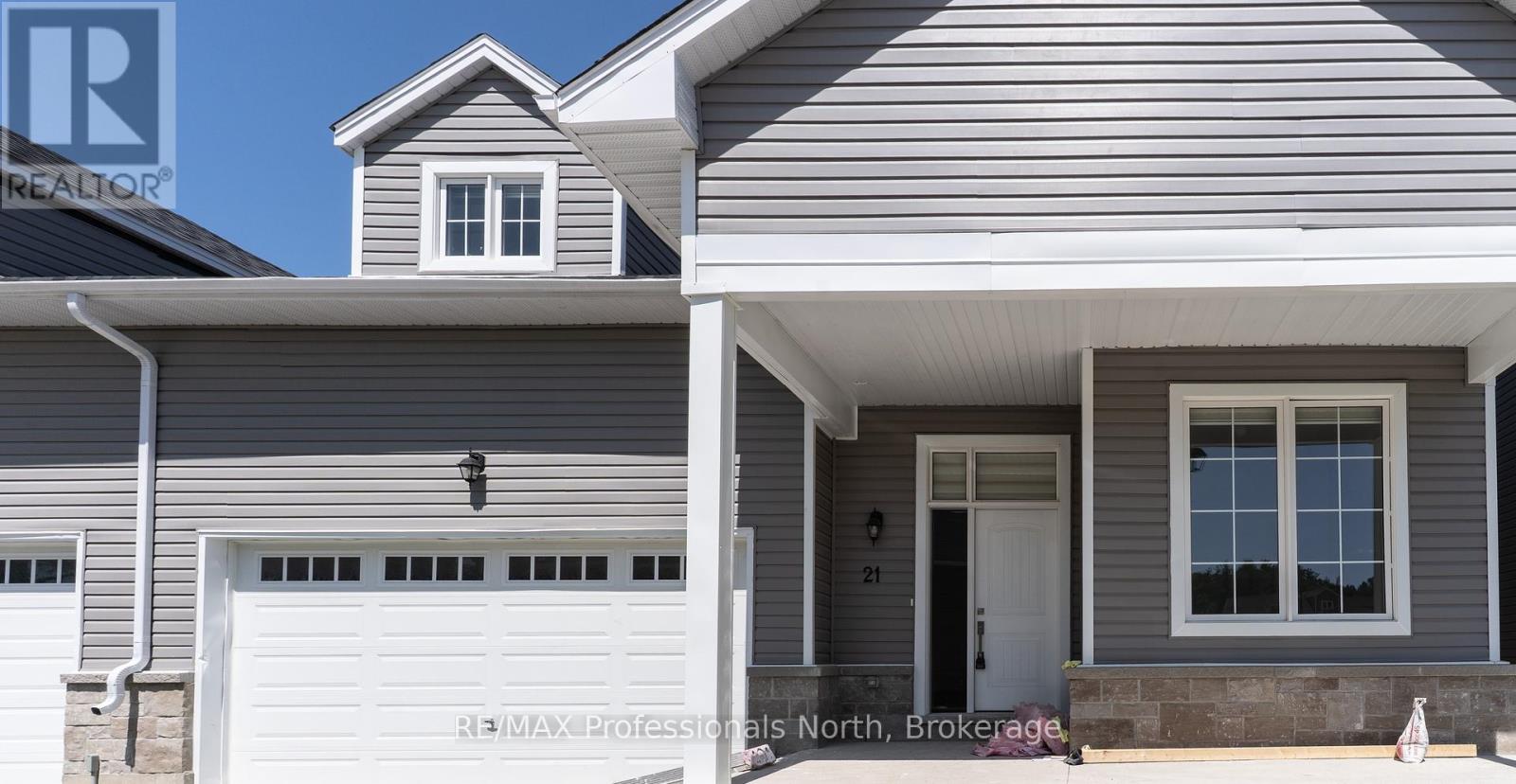 21 Turnberry Court Property Photo 1