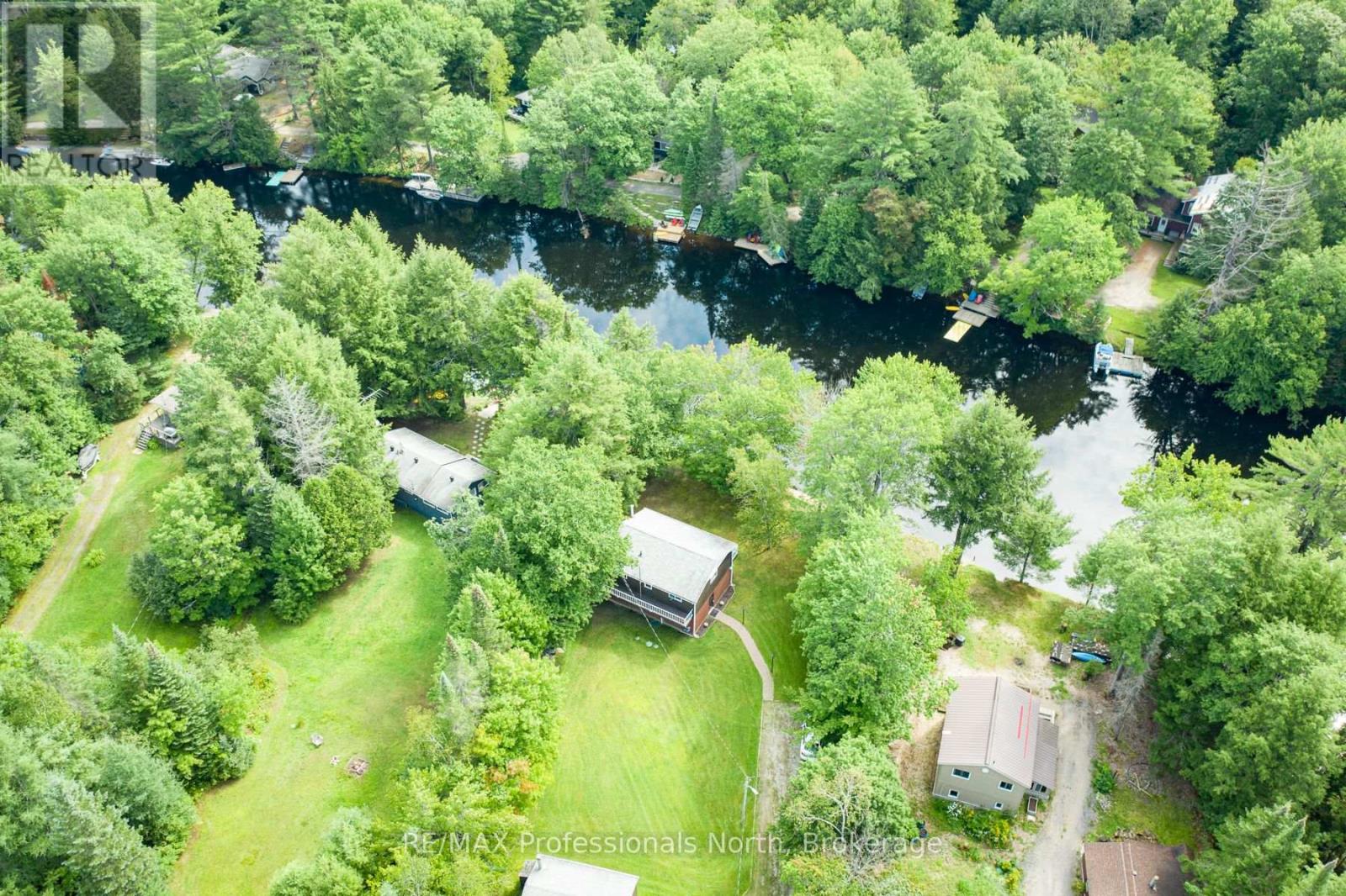 1074 Holiday Park Drive Property Photo 1