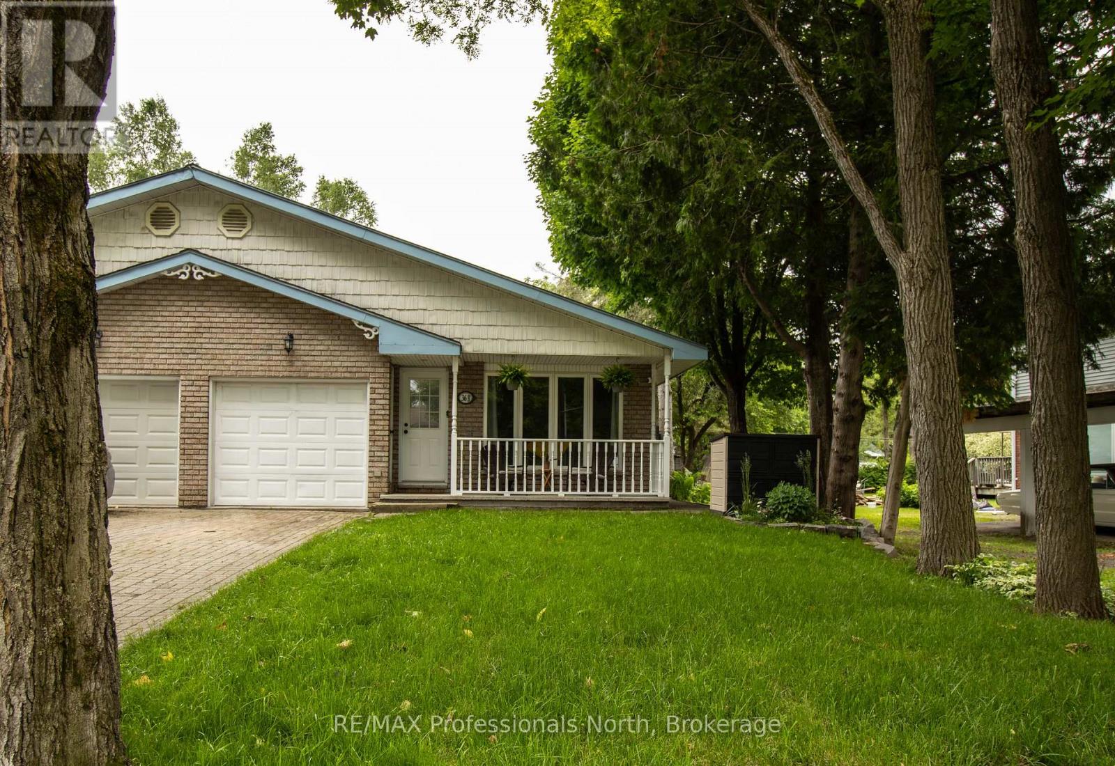 36 B Spencer Street Property Photo 1