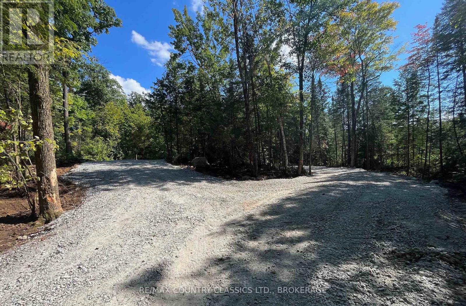 35 Maple View Court Property Photo 2