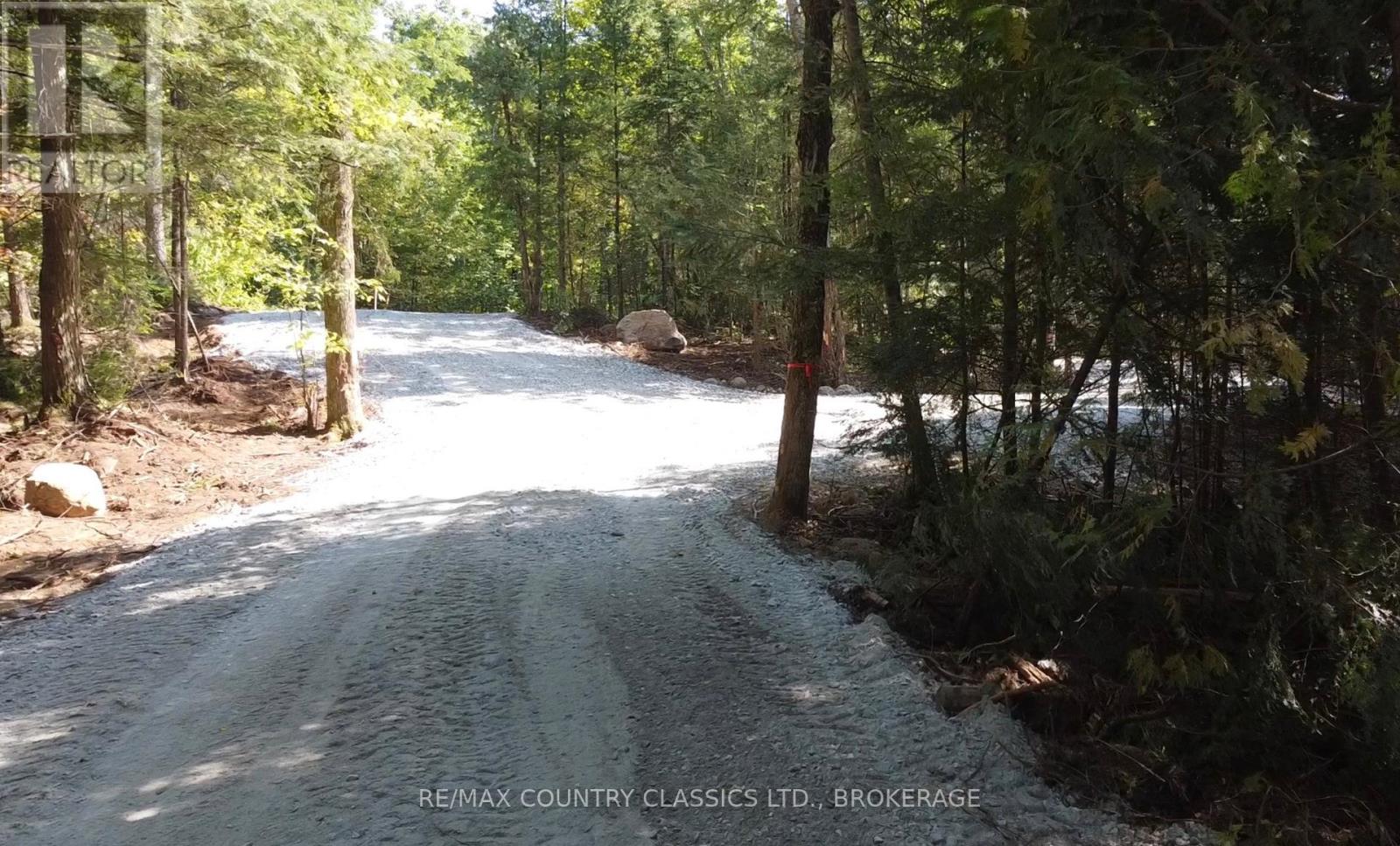 35 Maple View Court Property Photo 3