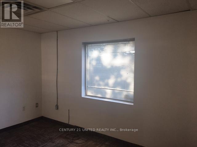 B - 675 The Queensway Property Photo 3