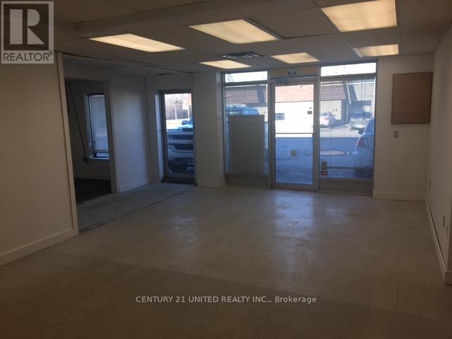 B - 675 The Queensway Property Photo 6