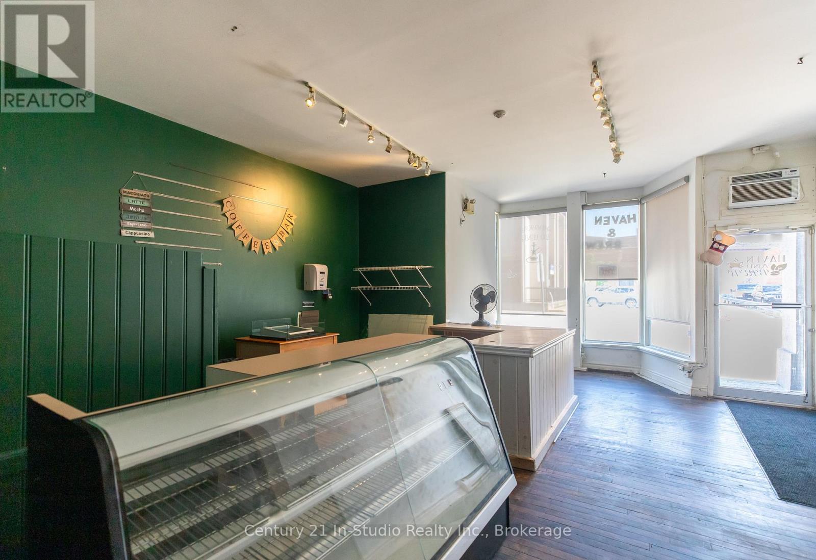 158 9th Street E Property Photo 5