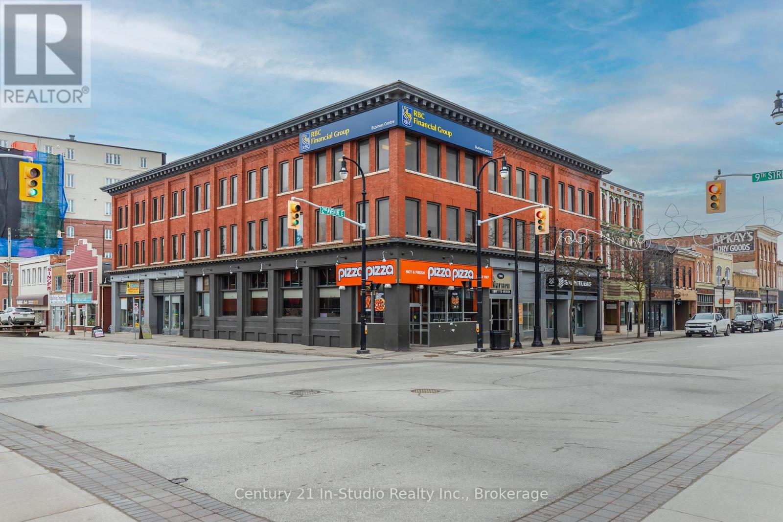 158 9th Street E Property Photo 9