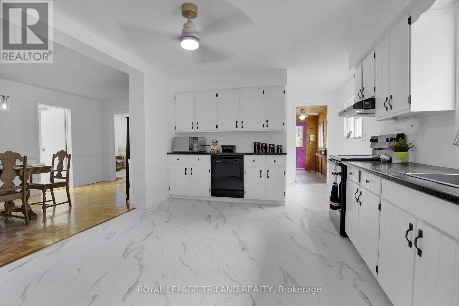 209 Water Street Property Photo 4