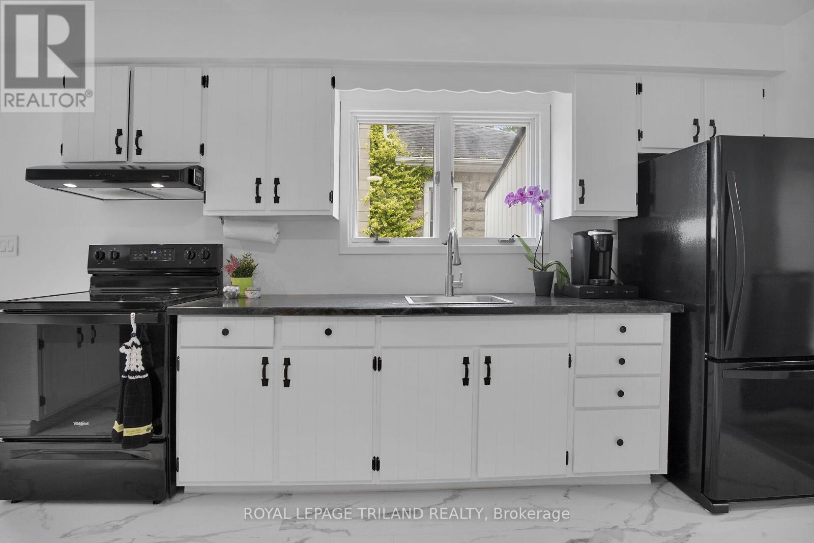 209 Water Street Property Photo 6