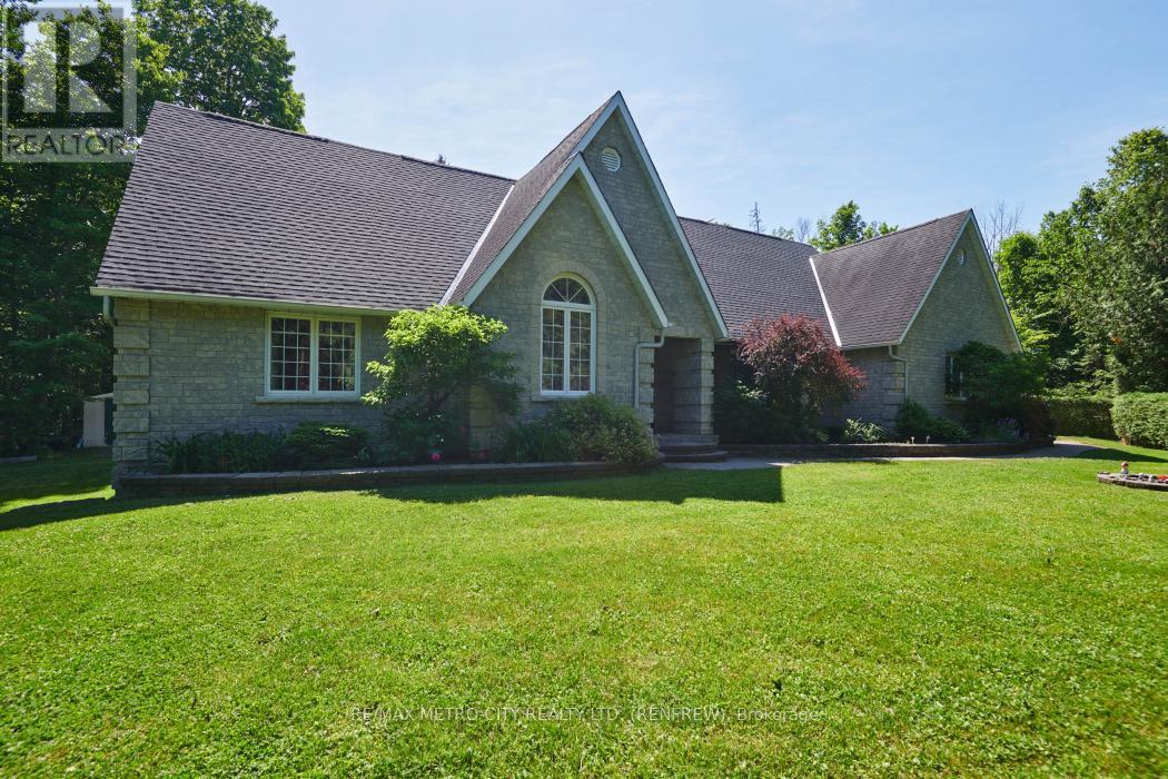 2069 Highway 132 Highway Property Photo 1