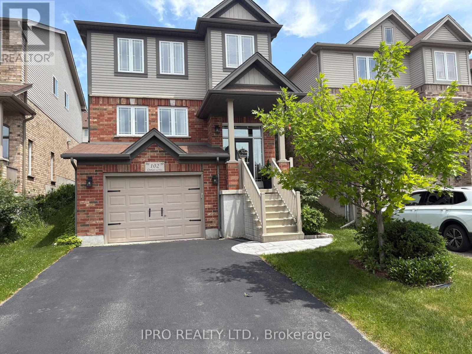 102 OAKES CRESCENT Property Photo 1