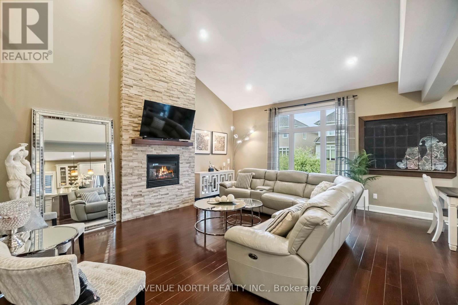 718 Bunchberry Way Property Photo 10