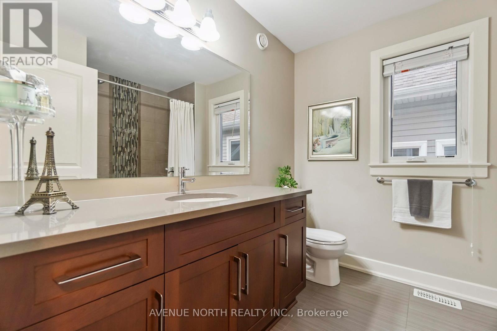 718 Bunchberry Way Property Photo 33