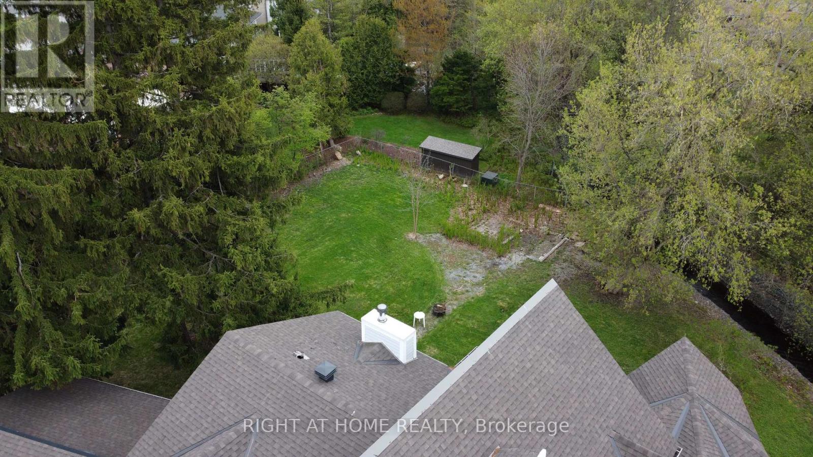 3208 Richmond Road Property Photo 4