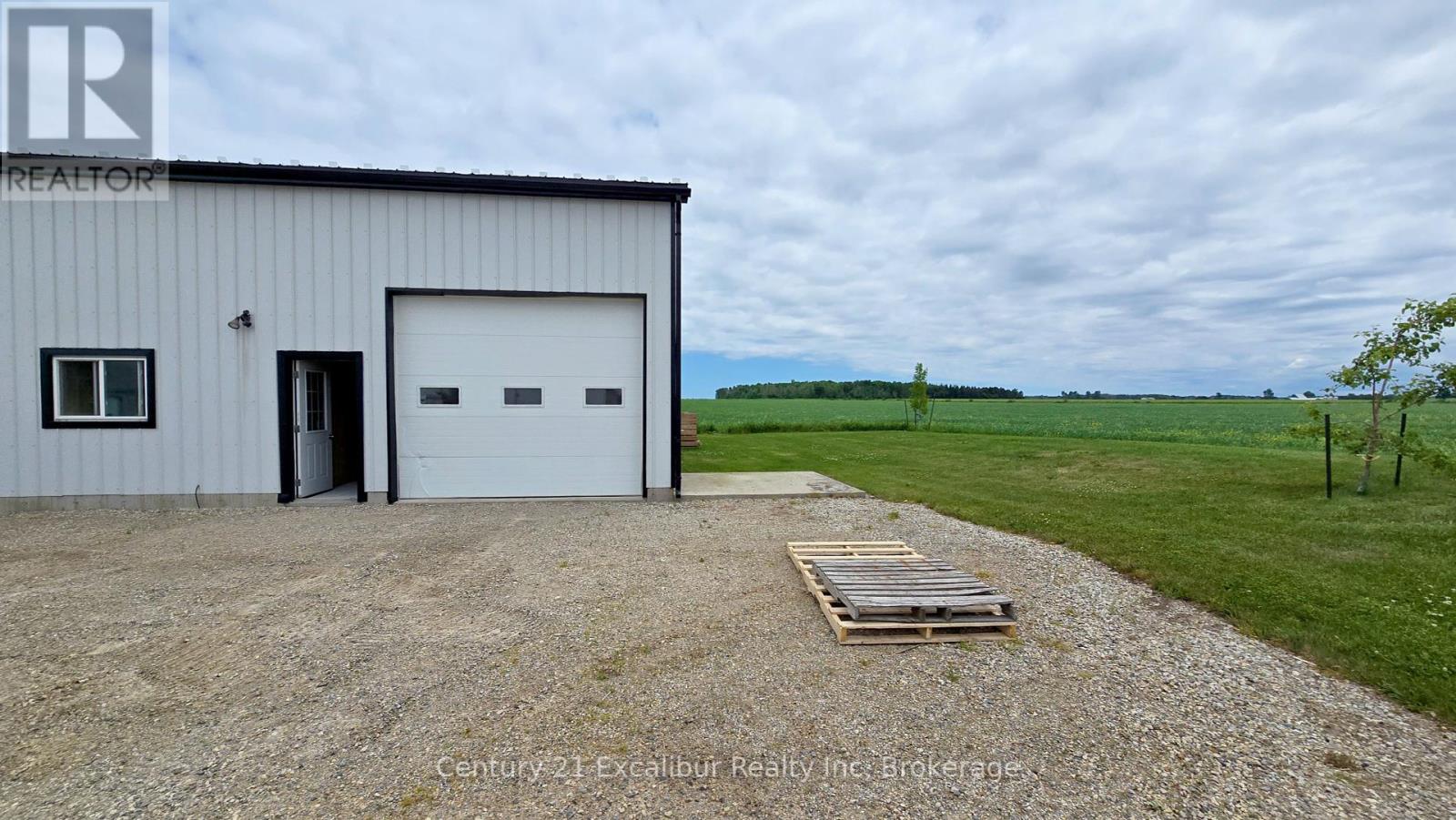 7609 Wellington Road 7 Road Property Photo 2