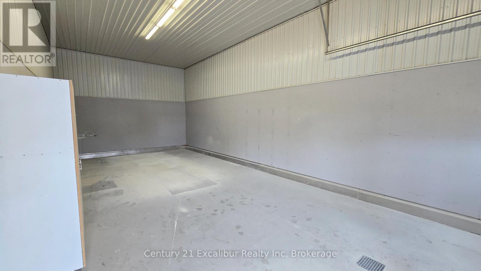 7609 Wellington Road 7 Road Property Photo 4