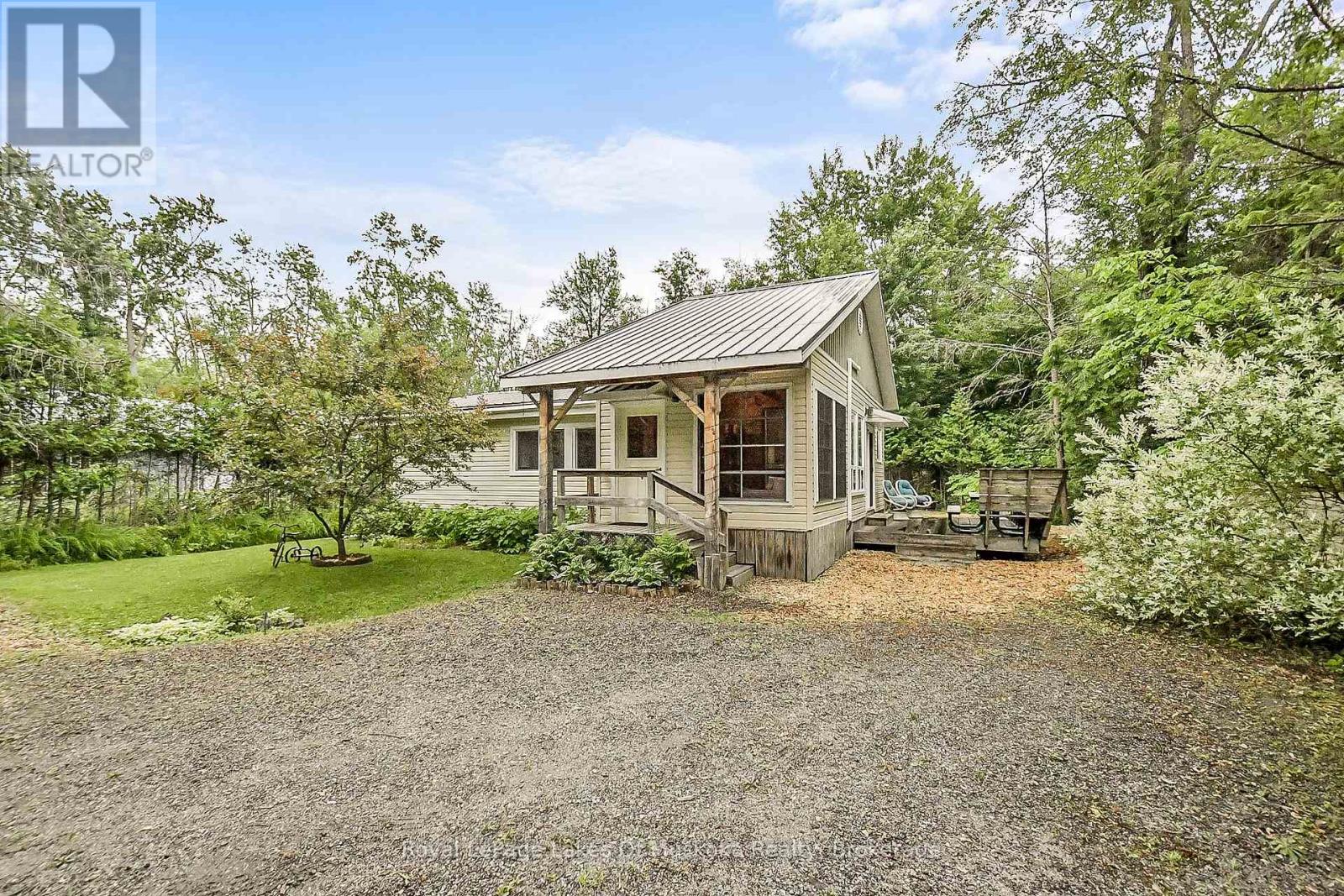 1009 Kirbys Beach Road W Property Photo 1
