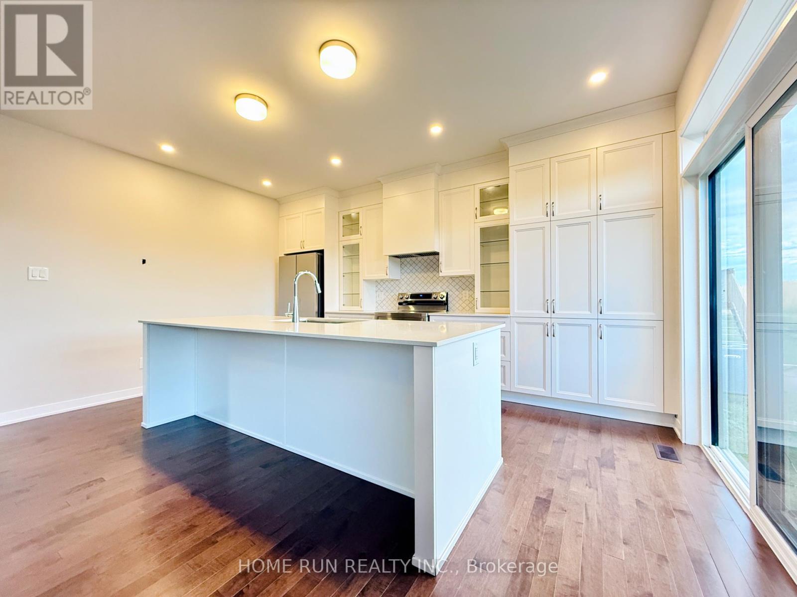 764 Eminence Street Property Photo 6