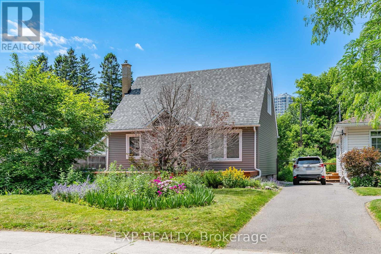 1552 Caledon Street Property Photo 1