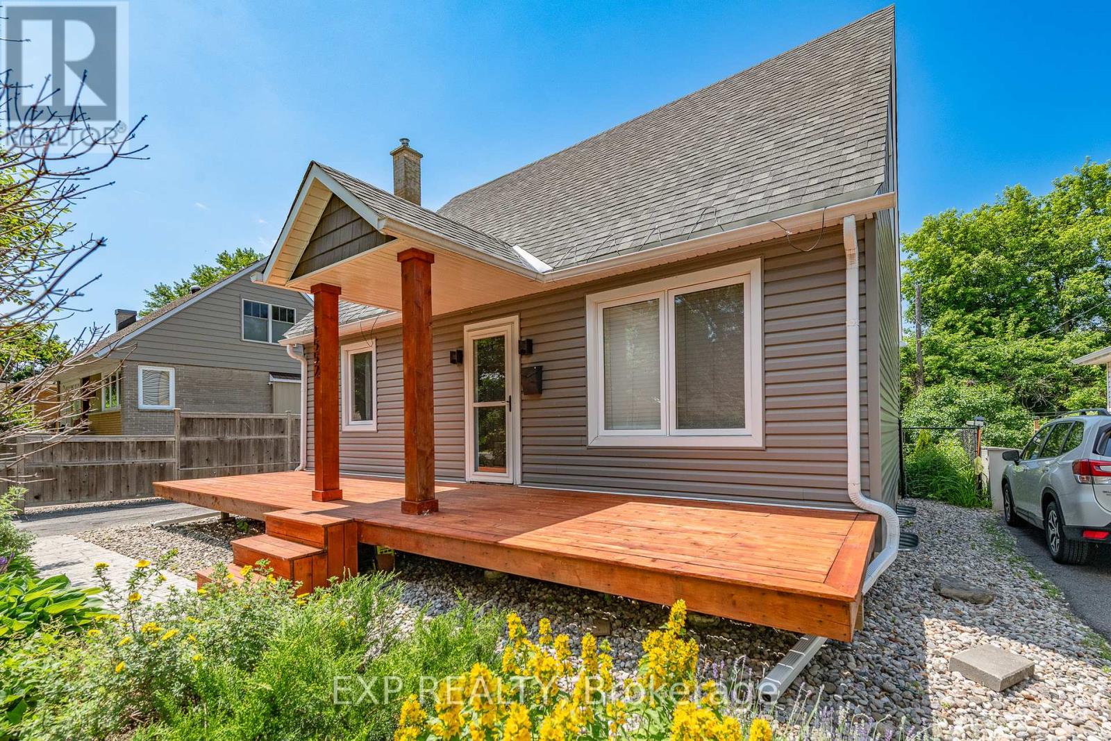 1552 Caledon Street Property Photo 4