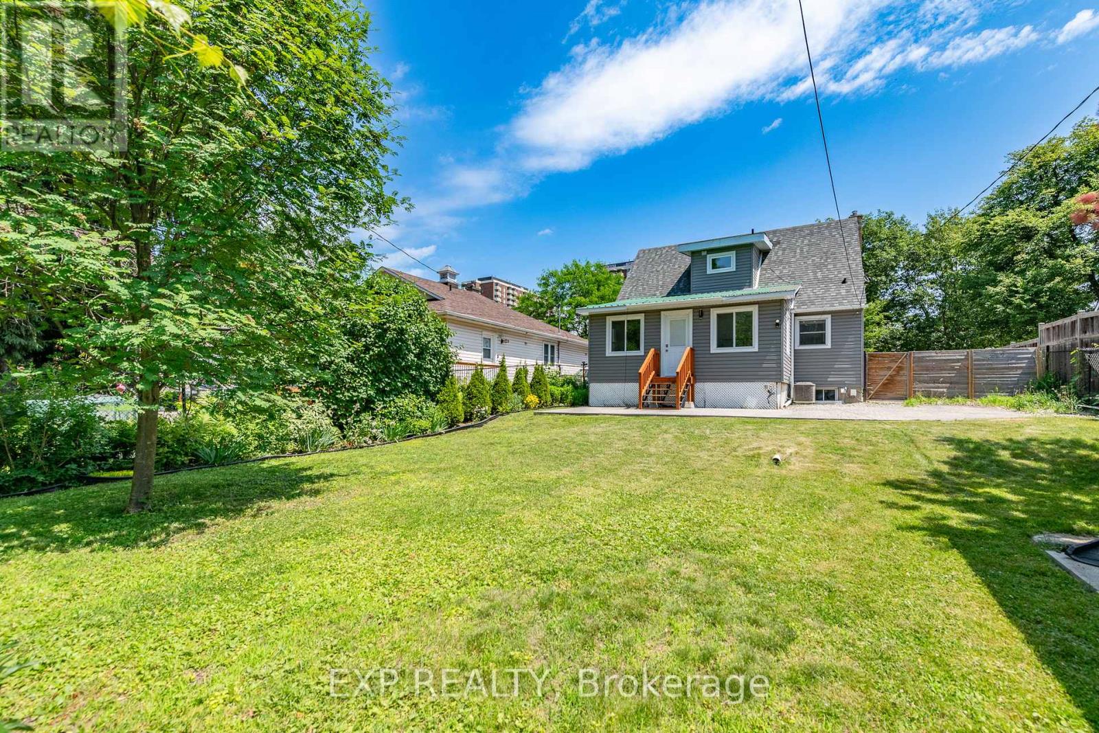 1552 Caledon Street Property Photo 7