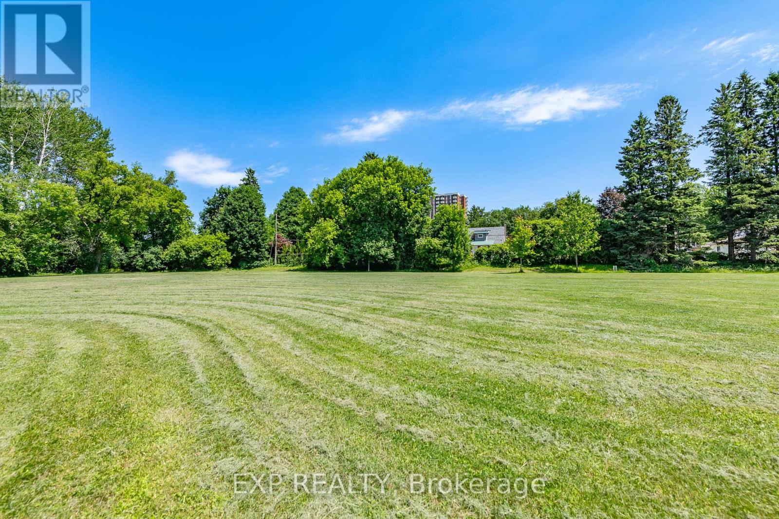 1552 Caledon Street Property Photo 10